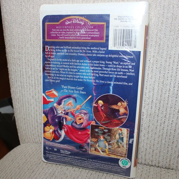 3/$55❤️Walt Disney Masterpiece Collection The Sword In The Stone Clamshell VHS - Picture 4 of 5